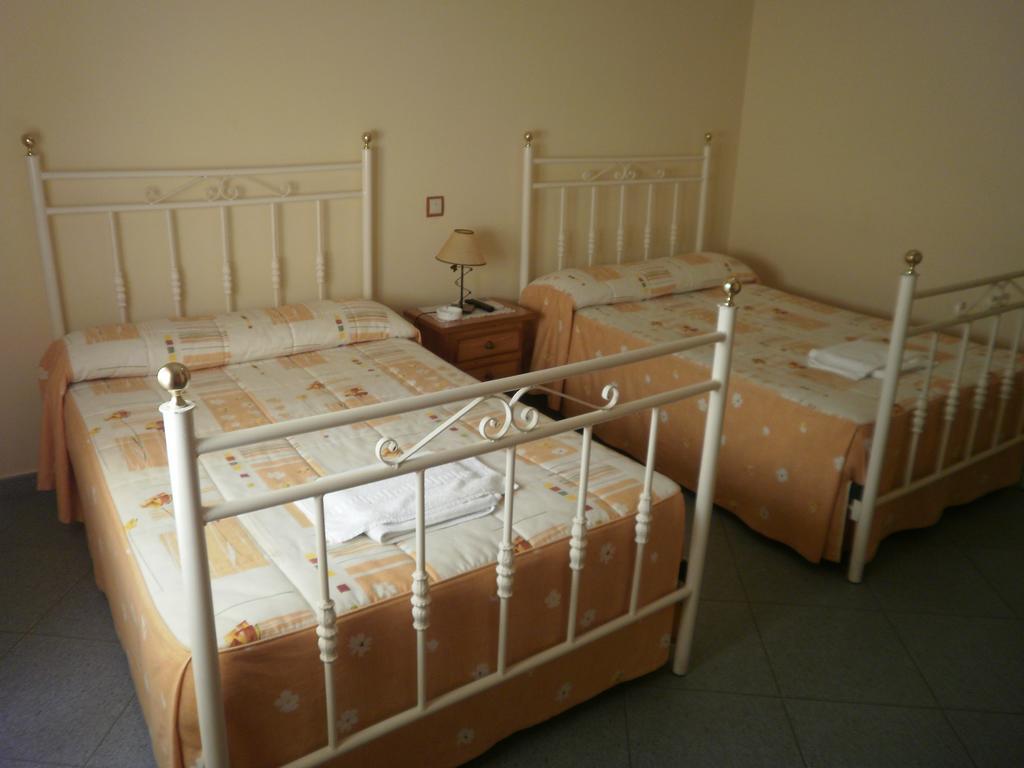 Hostal Miraflor De Las Cadenas Cuacos De Yuste Ngoại thất bức ảnh